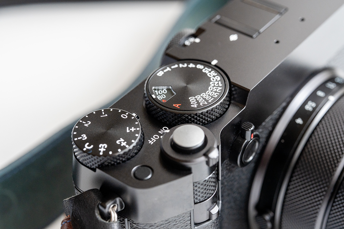GFX100RFのダイヤル部分