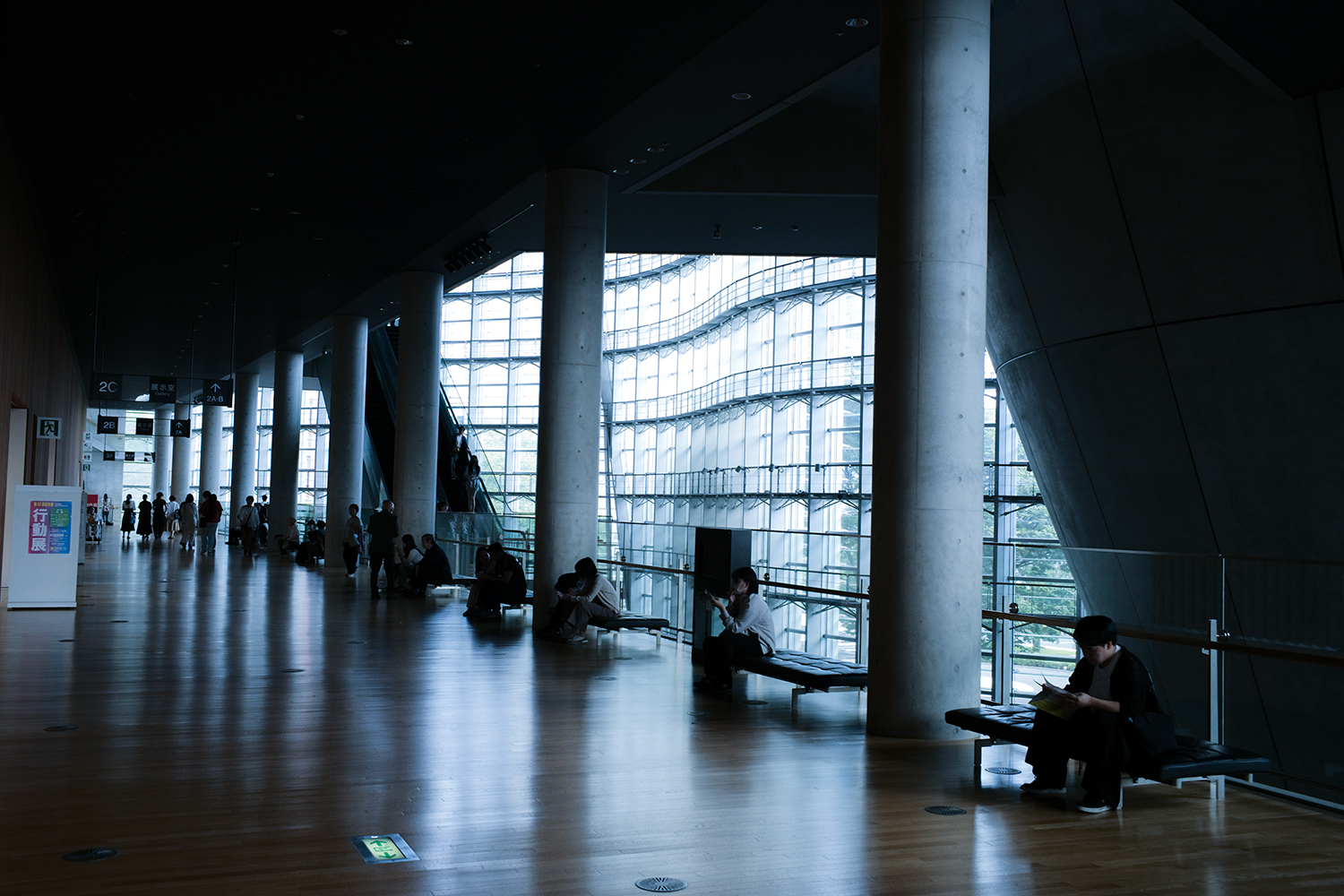 Summicron 35mm F2で撮影した国立新美術館の外観（ズミクロン35mmF2作例）