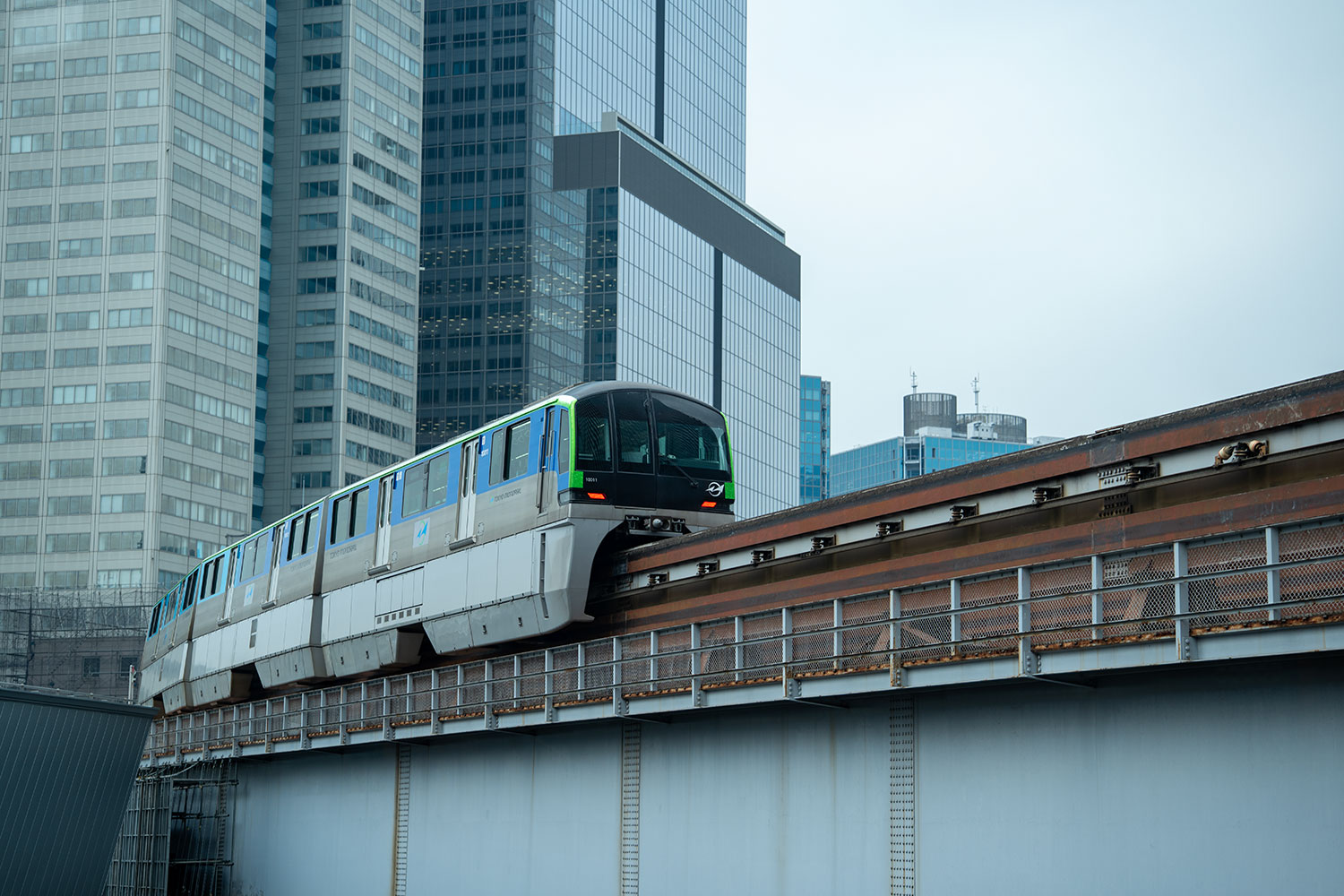 浜松町で撮影した東京モノレールの一瞬