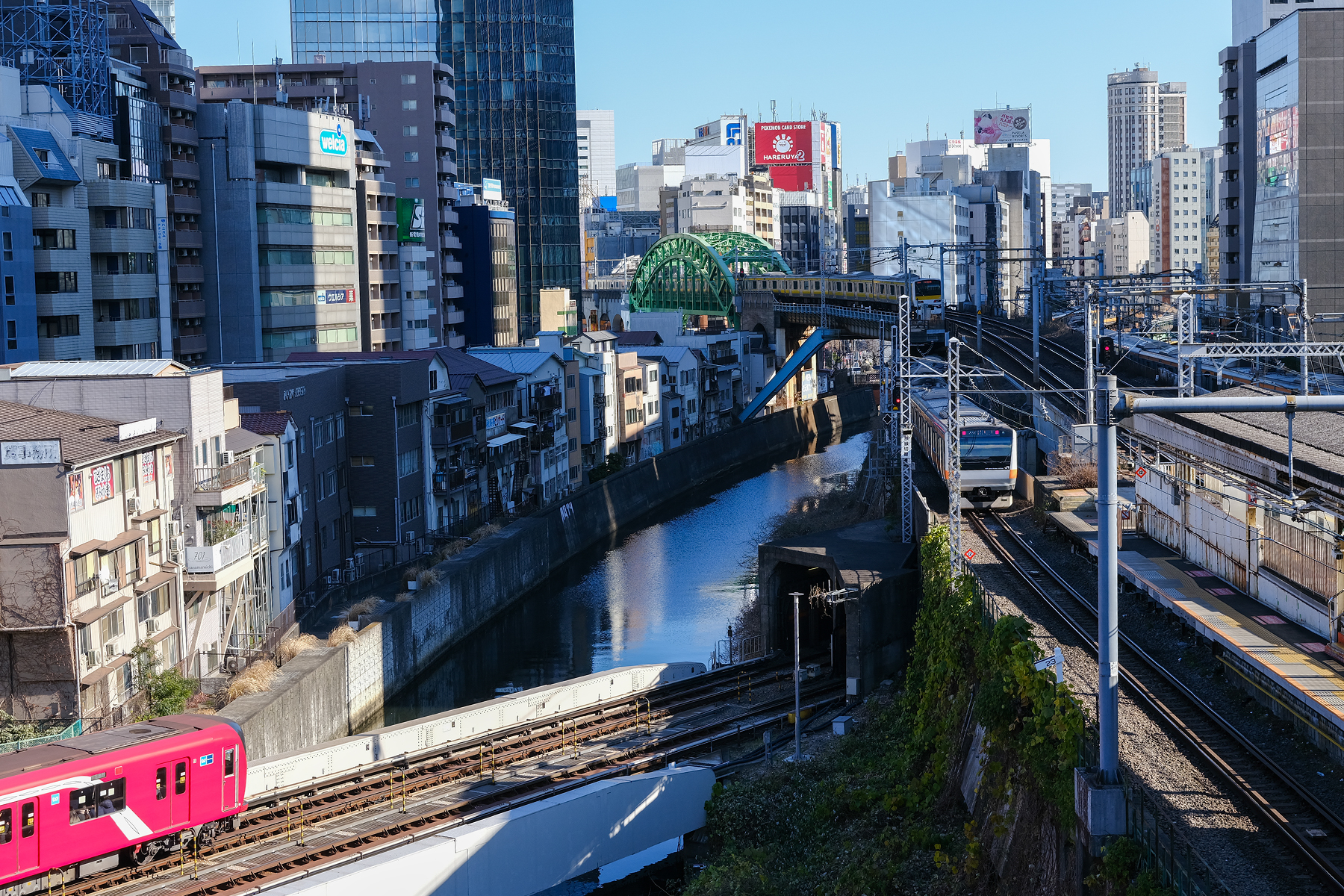 GFX100RF御茶ノ水駅3路線交差スナップ