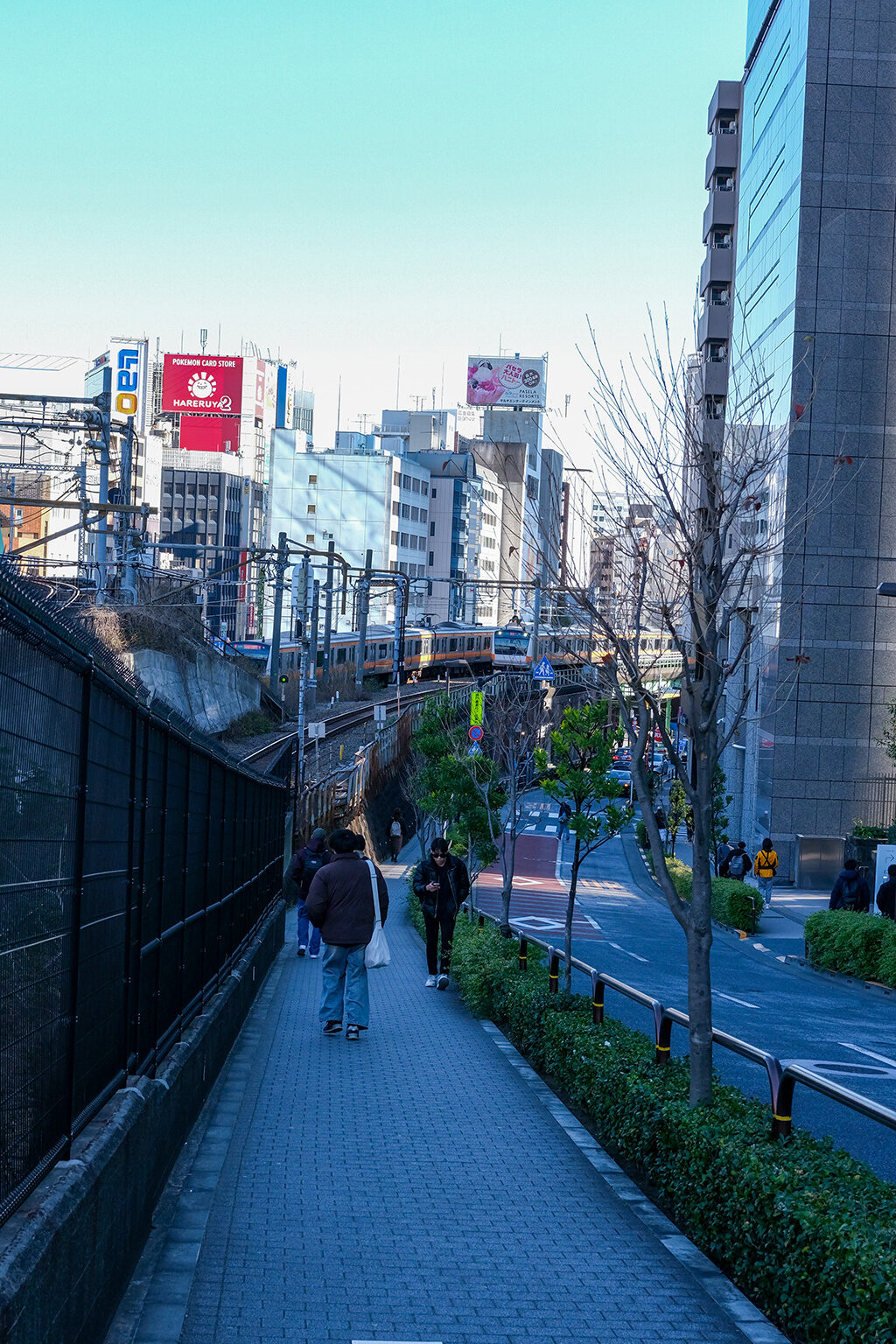 GFX100RF秋葉原沿線沿い